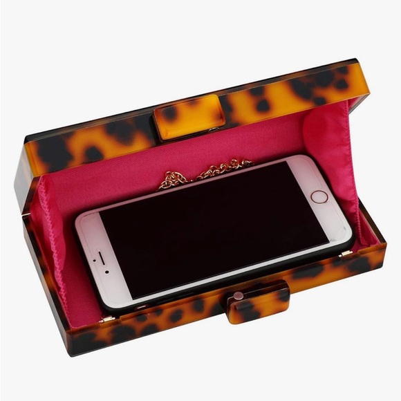 Women’s Acrylic Leopard Clutch - Picture 5 of 8